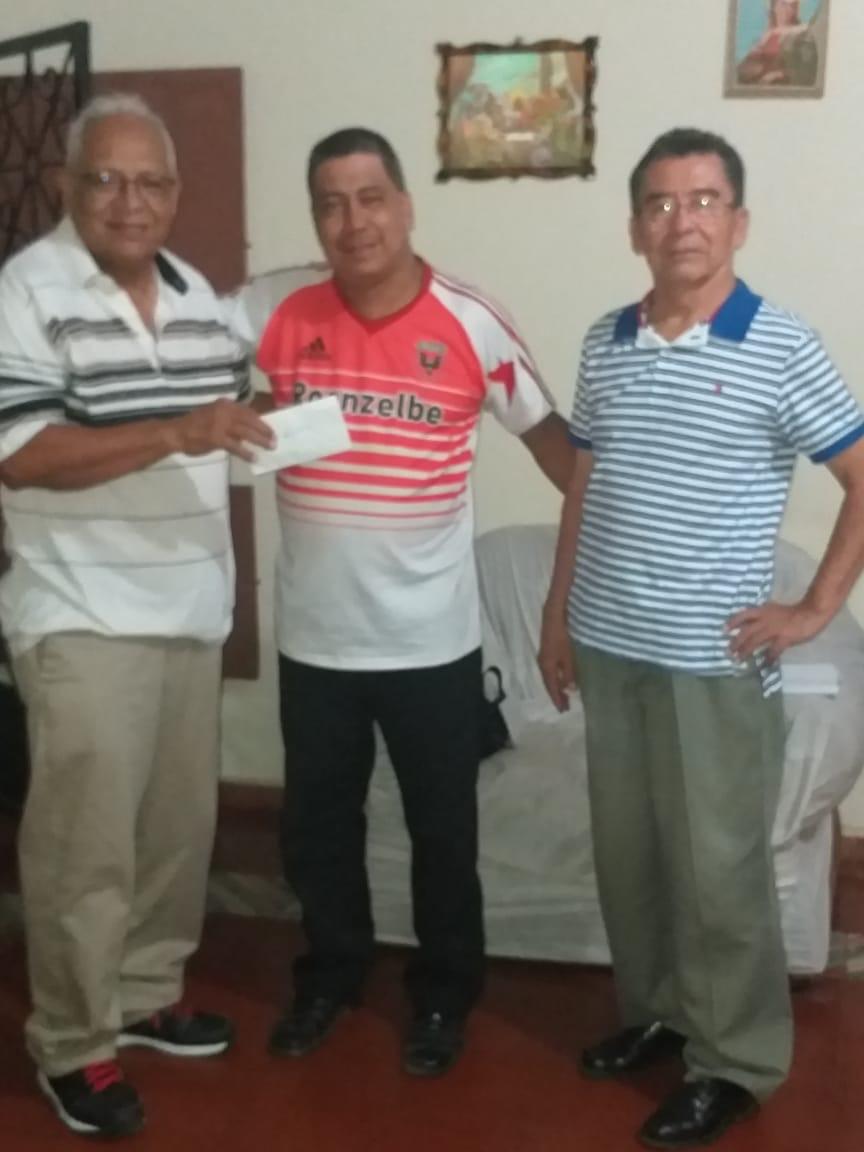 Entregando a Donativo a Remolino