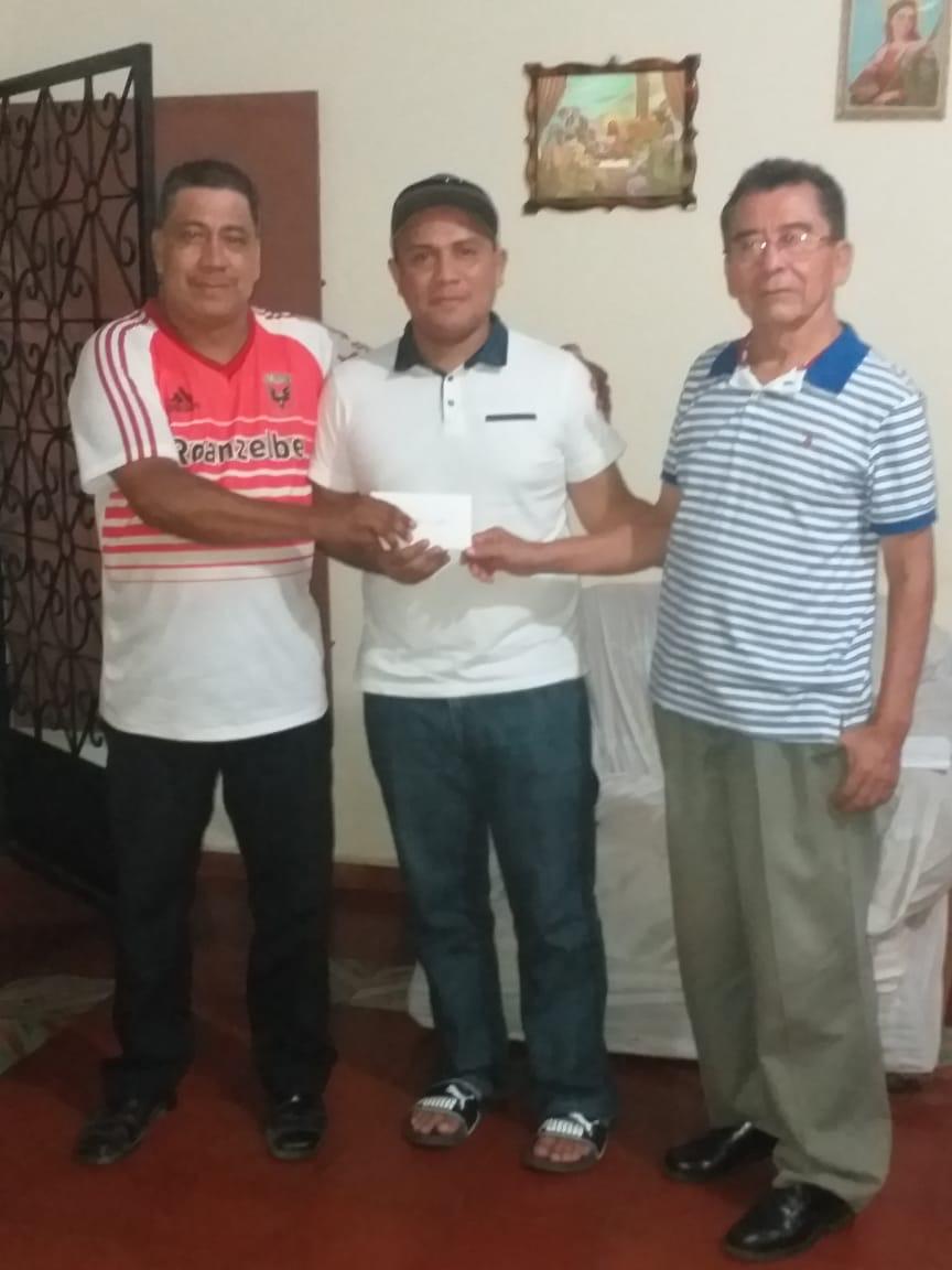 Entregando a Donativo a Remolino